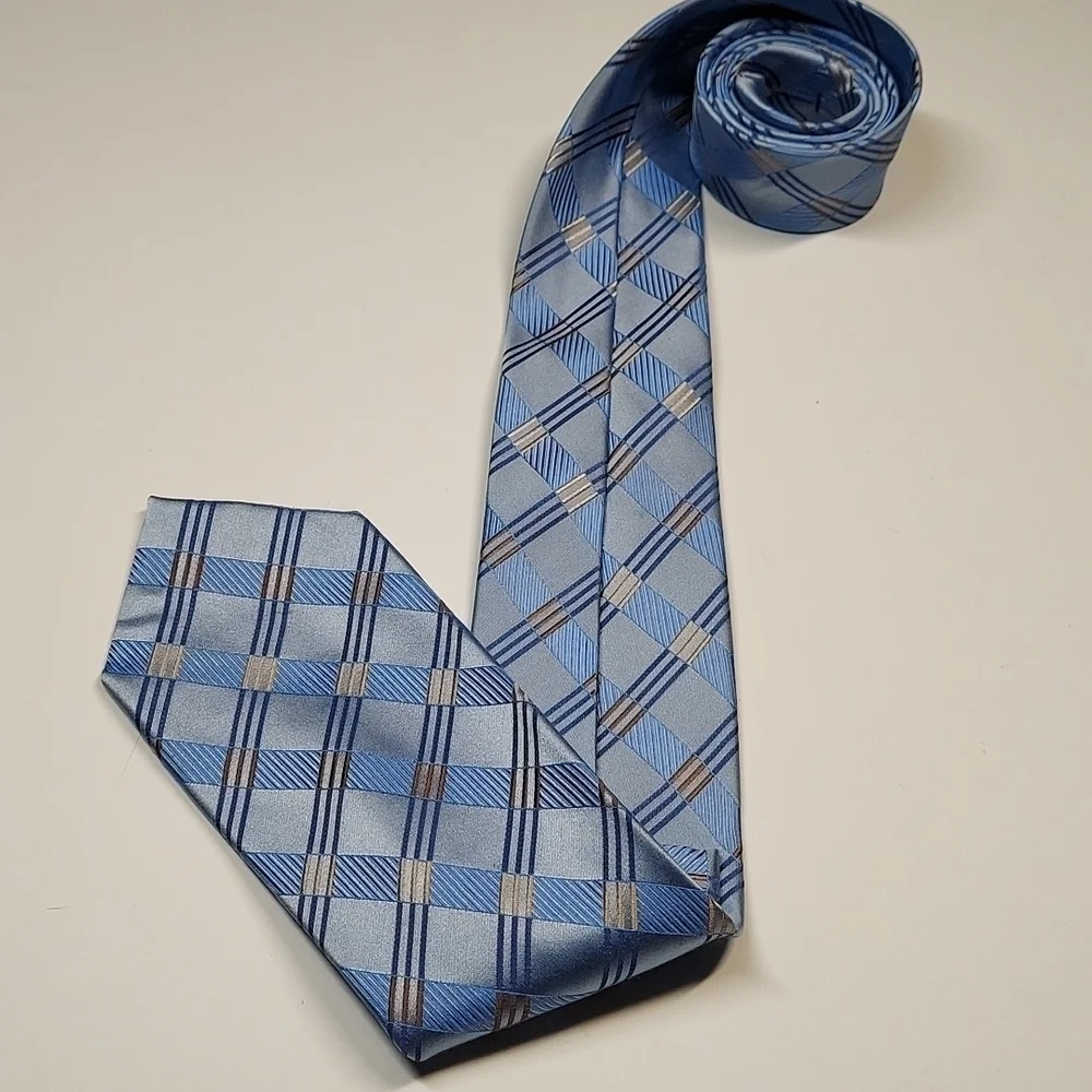 Michael Kors Tie - Picture 7 of 7